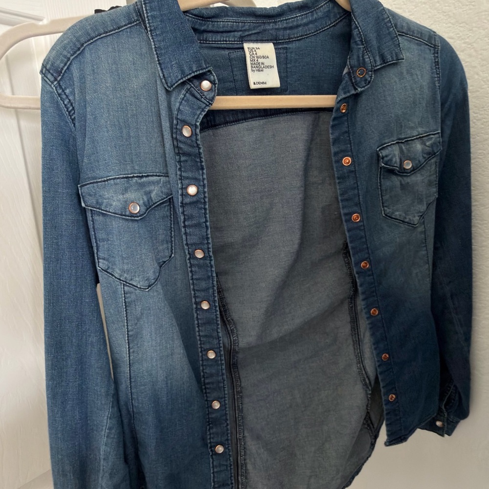 H&M Denim Button-Up Shirt in Medium Blue